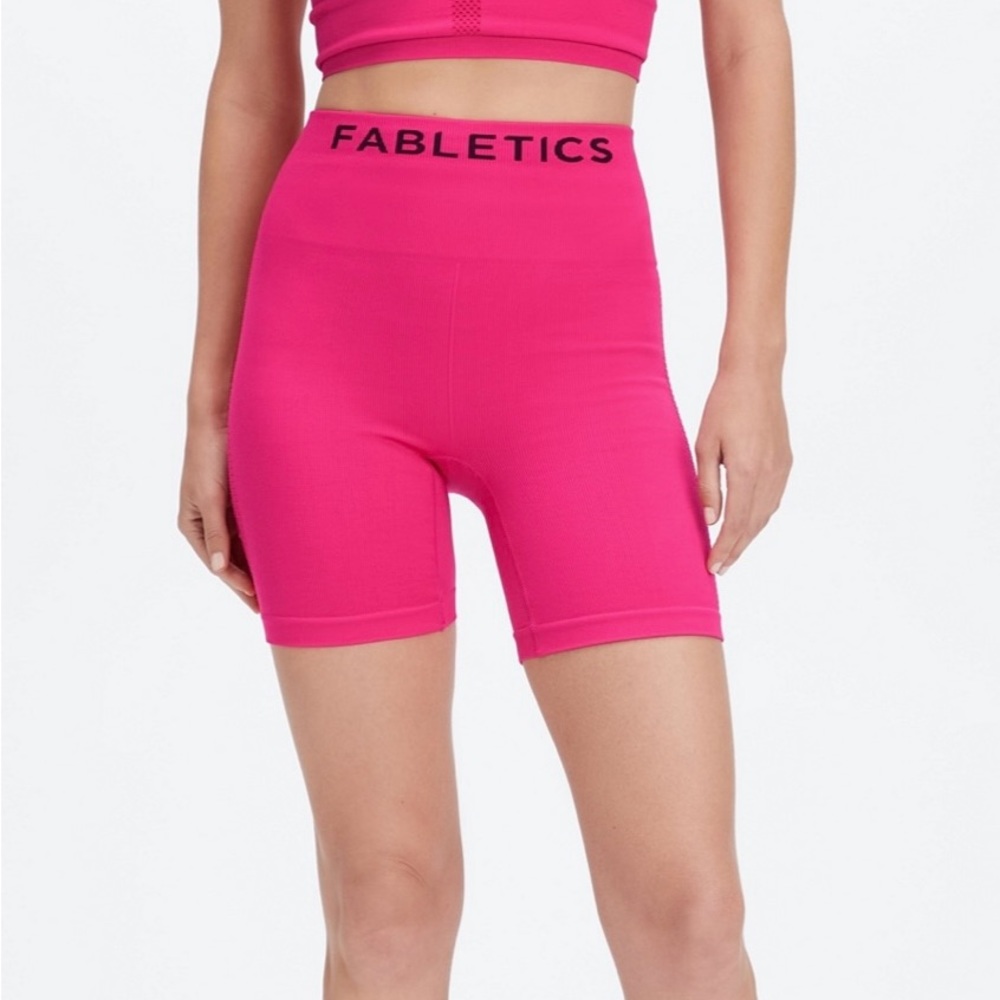 NWT Fabletics Sync Seamless High-Waisted 6'' Shorts